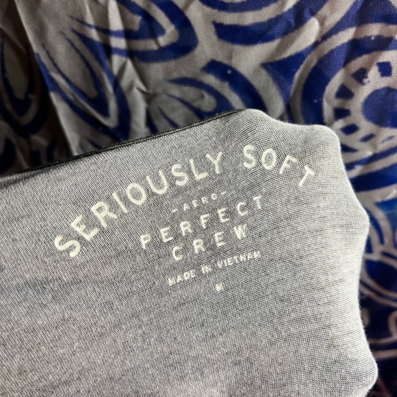 M Aeropostale cam shirt - Picture 3 of 3